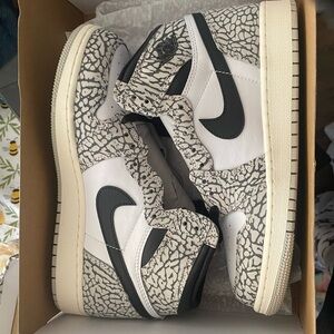 brand new never worn high jordan 1s